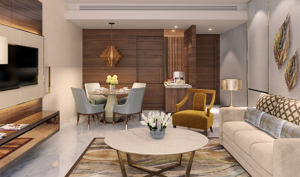 HOLIDAY INN DUBAI AL-MAKTOUM AIRPORT, AN IHG HOTEL imagine 2