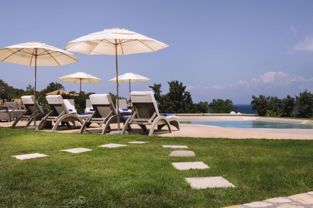 NIKI#039;S VILLA - LUXURY SEAVIEW VILLA!