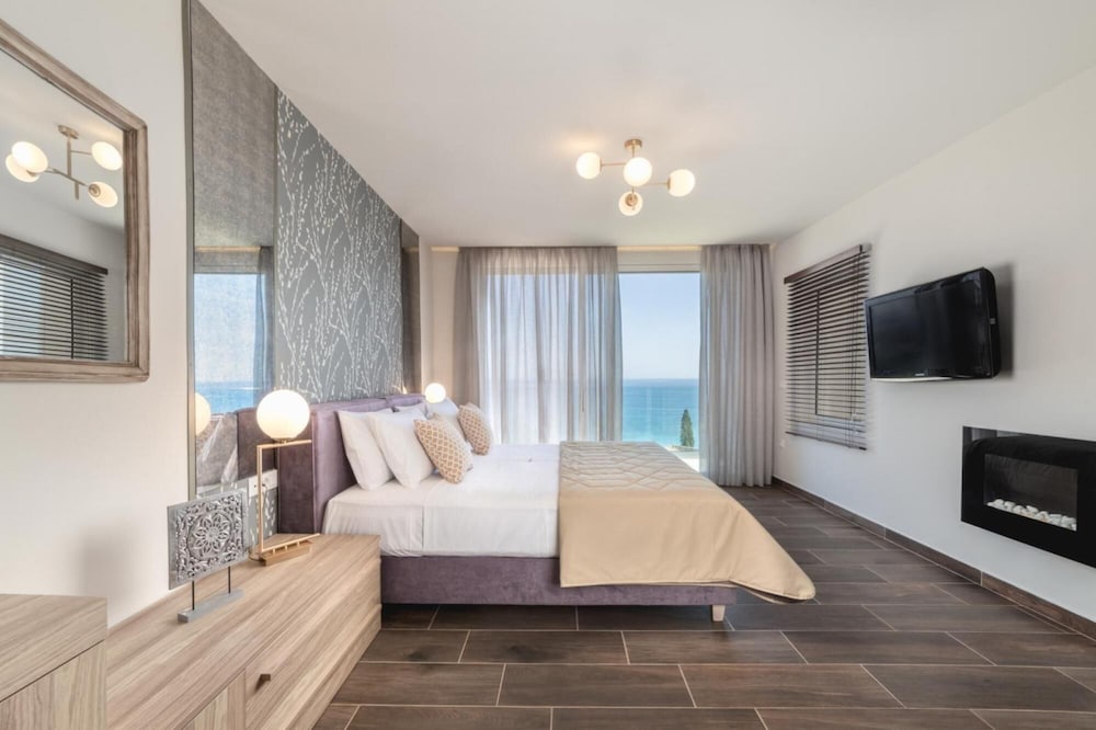 dal travel NIKI#039;S VILLA - LUXURY SEAVIEW VILLA!