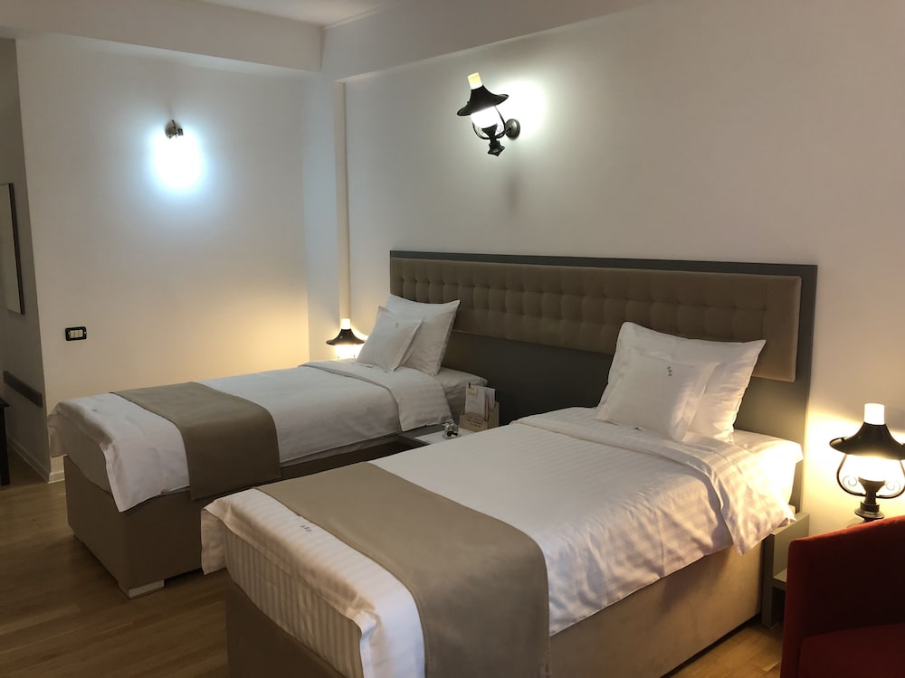 AMBRA BOUTIQUE HOTEL AND BISTRO