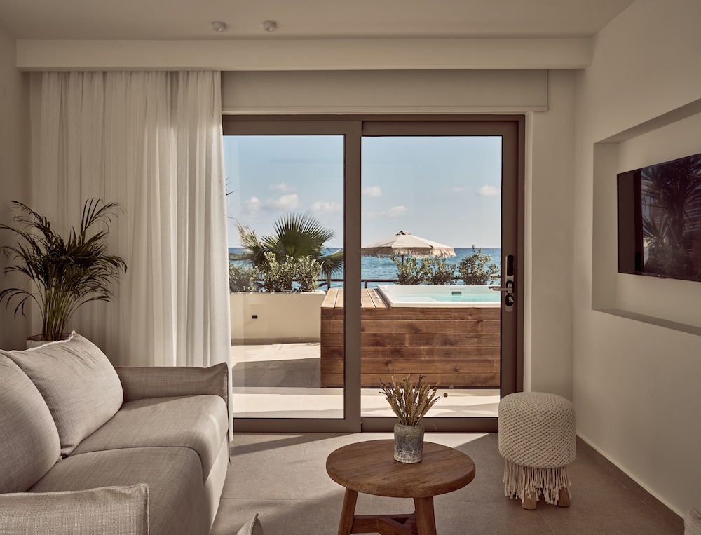 Windmill Bay Aparthotel