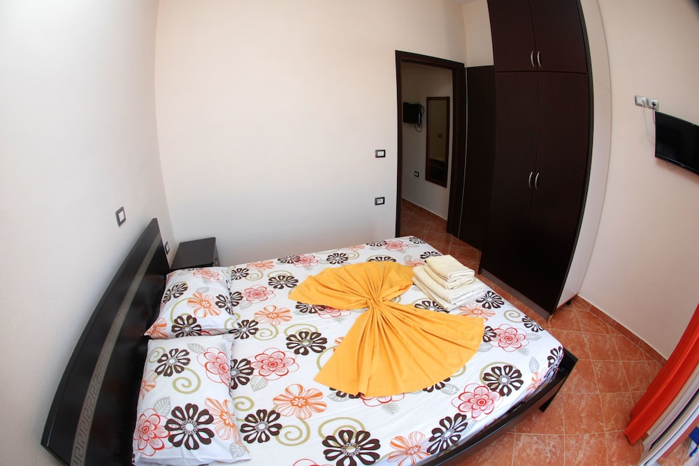 Melsi Apartments