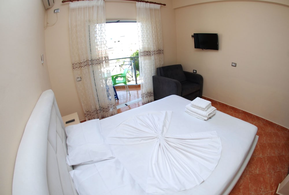Melsi Apartments