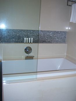 AKYRA THONGLOR BANGKOK