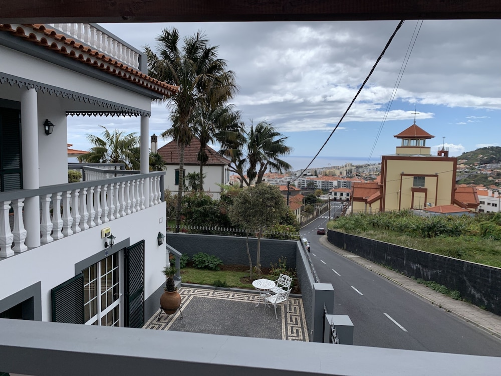 BEAUTIFUL 1-BED APARTMENT IN FUNCHAL, MADEIRA