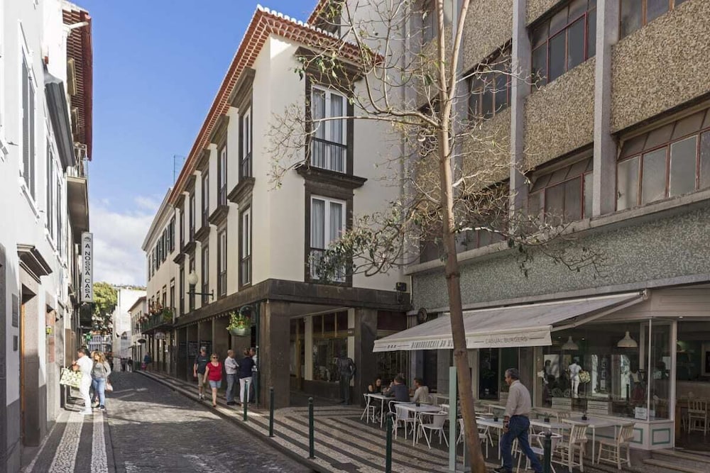 DOWNTOWN FUNCHAL APARTMENTS 4B PICO AREEIRO, IN THE HEART OF THE CITY