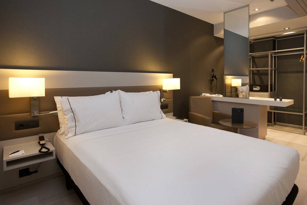 Ac Hotel Coln Valencia By Marriott
